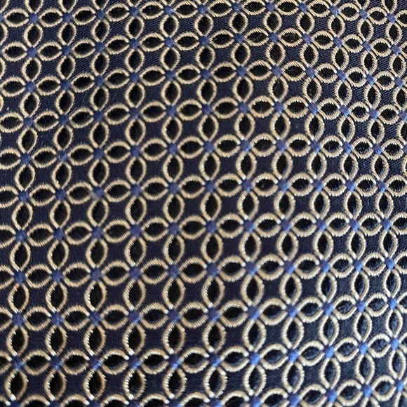 BROOKS Brothers Silk Tie Navy Blue With Purple Design - Picture 5 of 5